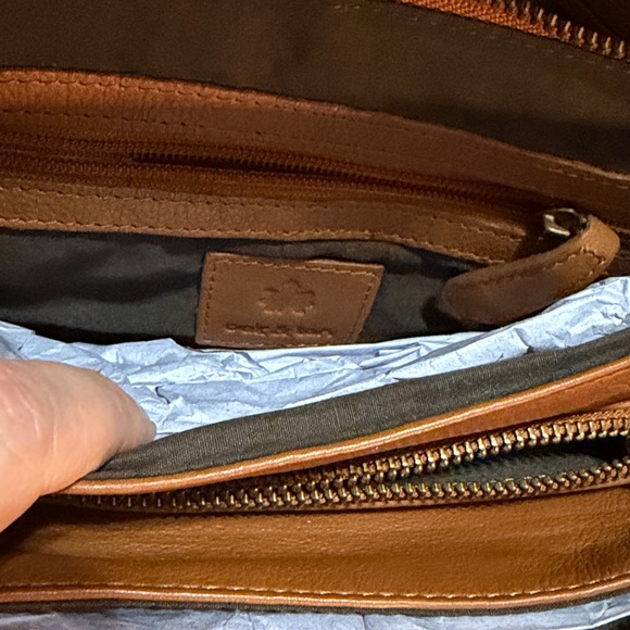 Oak & Tan Brown Leather Crossbody Bag 3 Compartments NWT 6.5”x9.5” - Picture 8 of 8